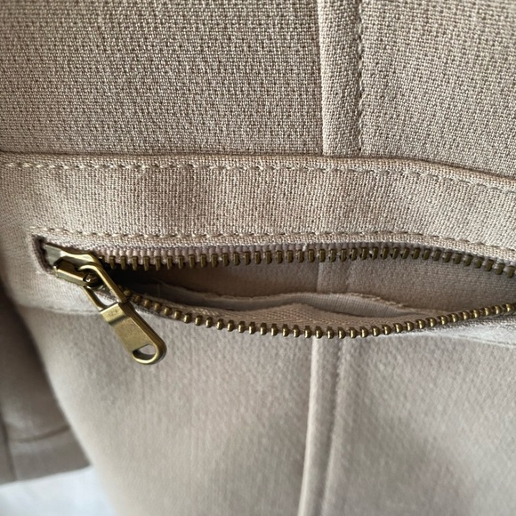 Tahari Blazer Jacket Sz 10 Fully Lined Darting Oversized Buttons - Picture 9 of 12